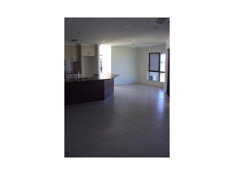30 Hinze Circuit, Rural View QLD 4740