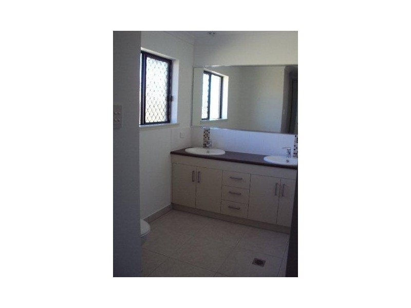 30 Hinze Circuit, Rural View QLD 4740