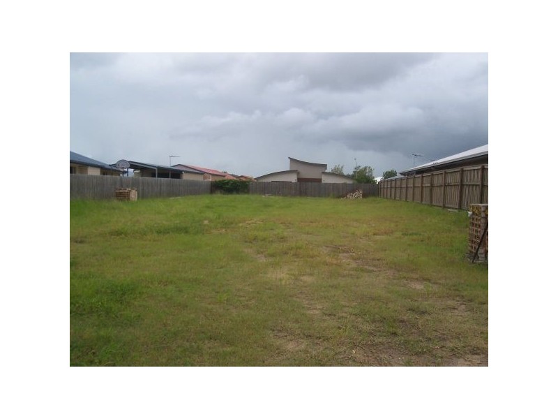 17 Gingham Street, Glenella QLD 4740