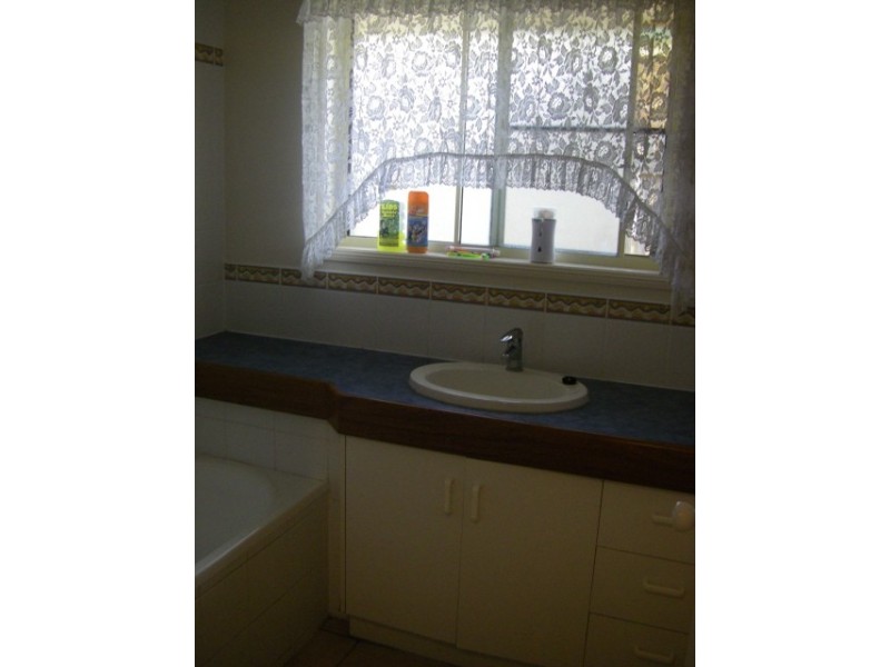 3 MichelleCourt, Salonika Beach QLD 4740