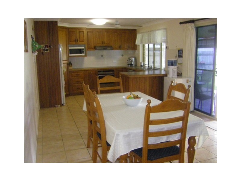 3 MichelleCourt, Salonika Beach QLD 4740