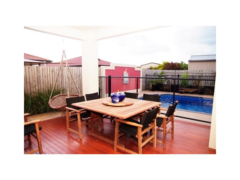 4 Madison Avenue, Glenella QLD 4740