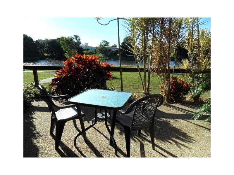 4/6 Whistlers Way, Mount Pleasant QLD 4740