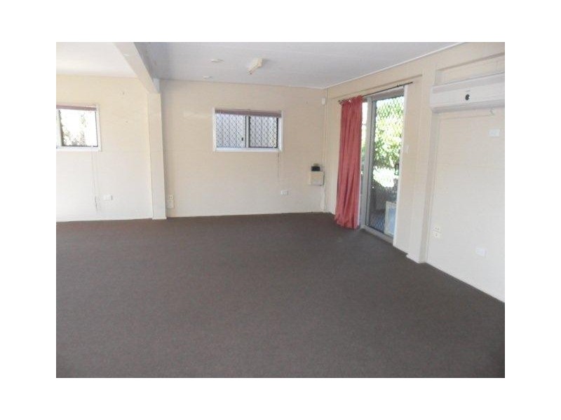 4 Burton Crt, Eimeo QLD 4740