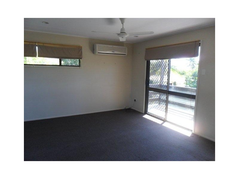 4 Burton Crt, Eimeo QLD 4740