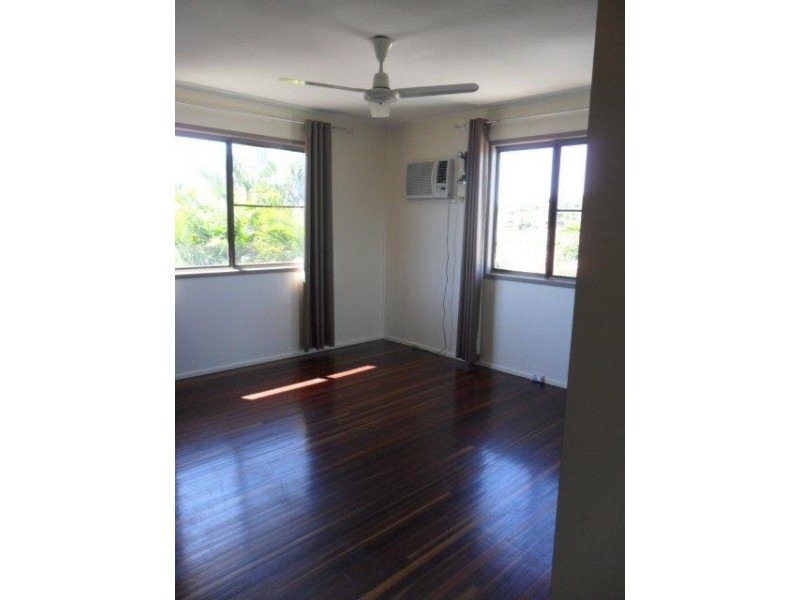 4 Burton Crt, Eimeo QLD 4740