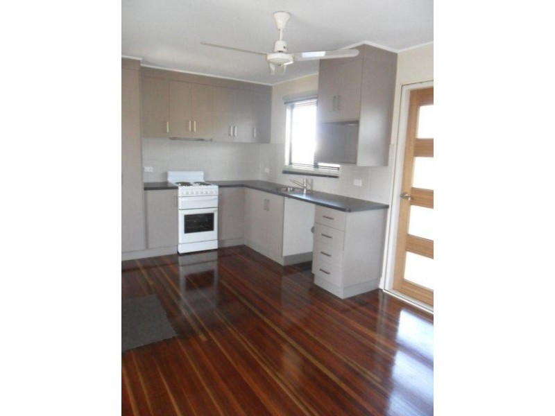 4 Burton Crt, Eimeo QLD 4740