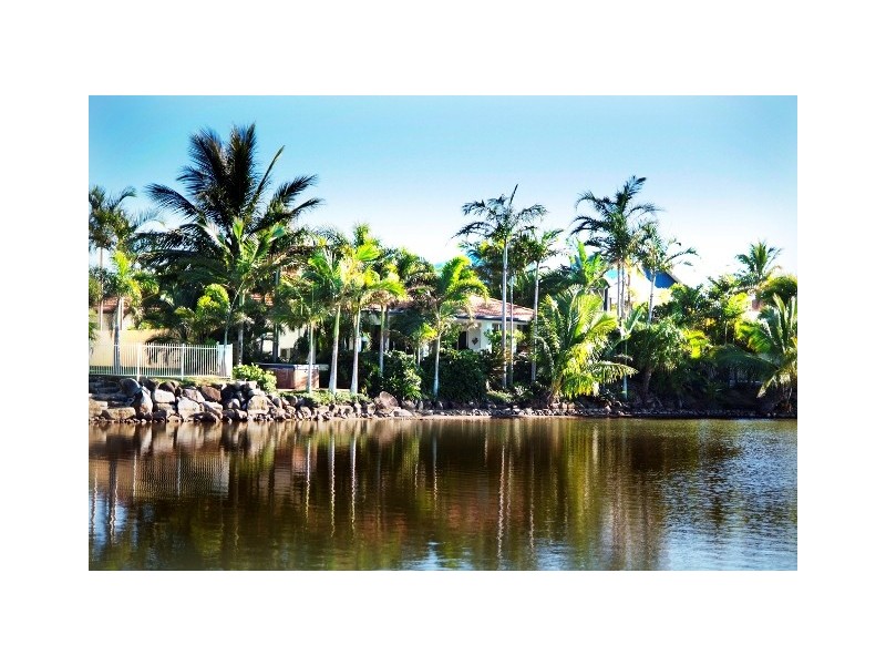 37 Beach Road, Dolphin Heads QLD 4740