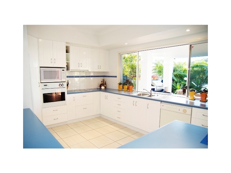 37 Beach Road, Dolphin Heads QLD 4740