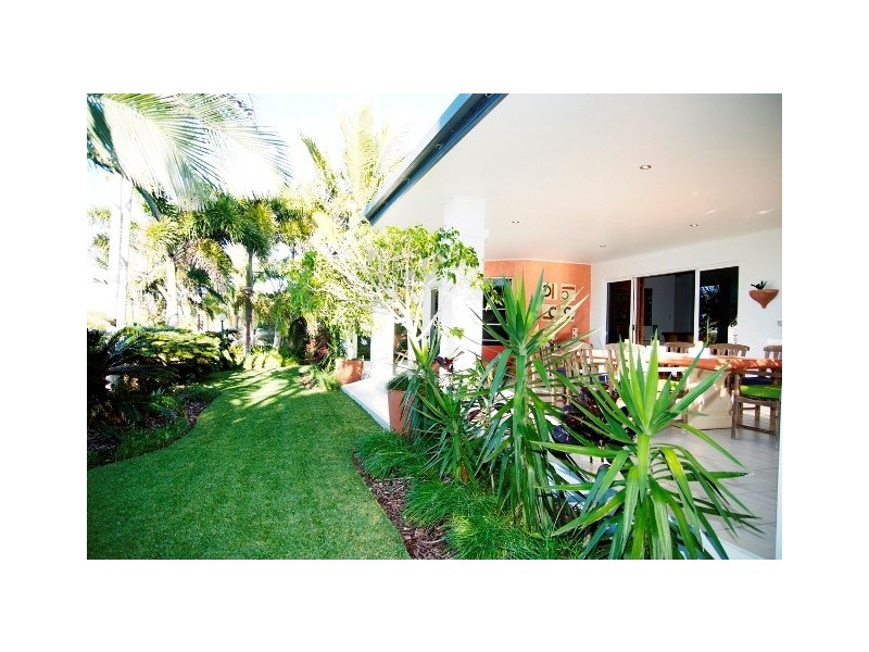 37 Beach Road, Dolphin Heads QLD 4740