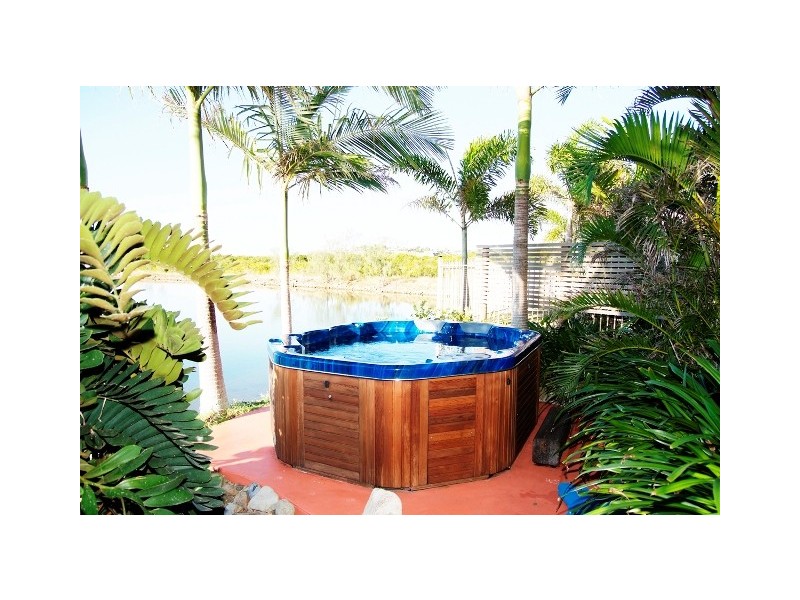 37 Beach Road, Dolphin Heads QLD 4740