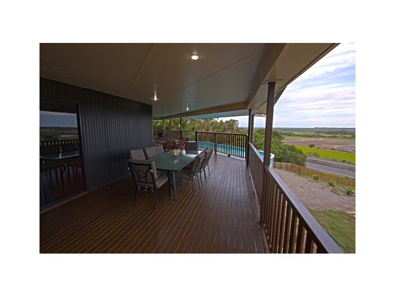 6 Essex Court, Rural View QLD 4740