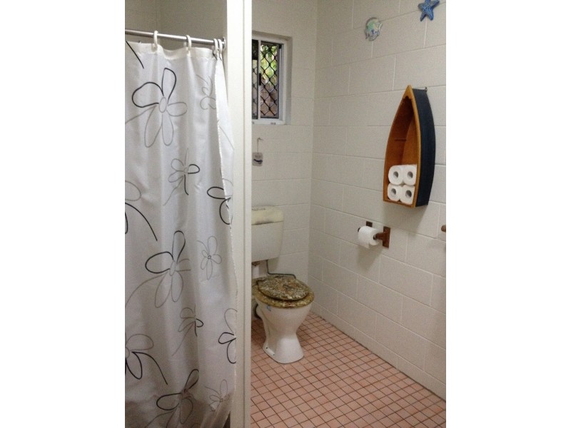 10 Hawk Street, Slade Point QLD 4740