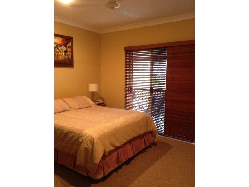 10 Hawk Street, Slade Point QLD 4740