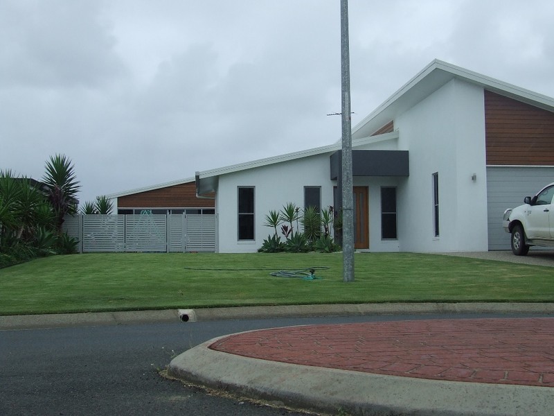 9 Vesta Lane, Ooralea QLD 4740