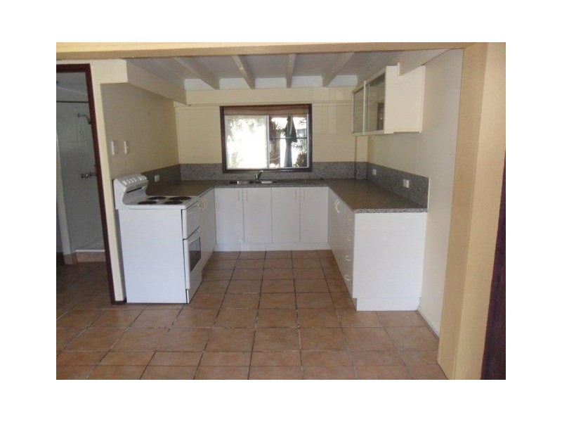 2/61 Webberley St, West Mackay QLD 4740
