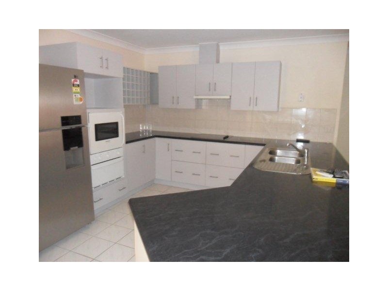 80 Slater Ave, Blacks Beach QLD 4740