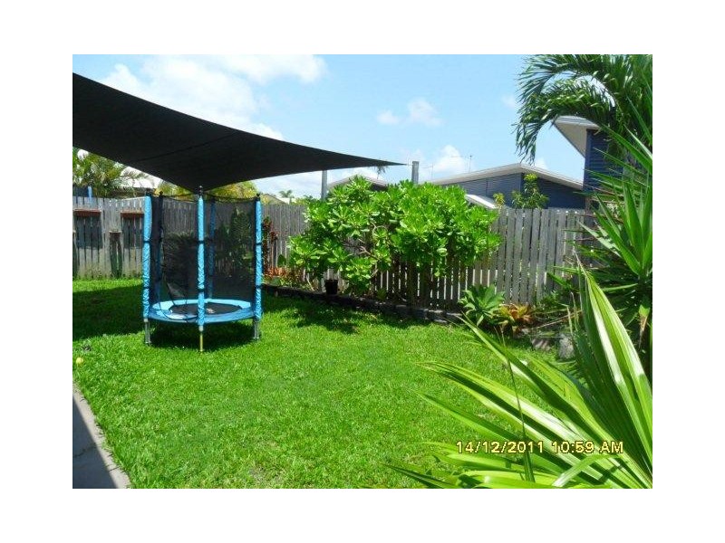 5 Sunseeker Crt, Blacks Beach QLD 4740