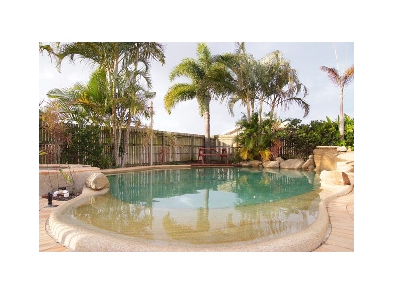 12 Caledonian Drive, Beaconsfield QLD 4740