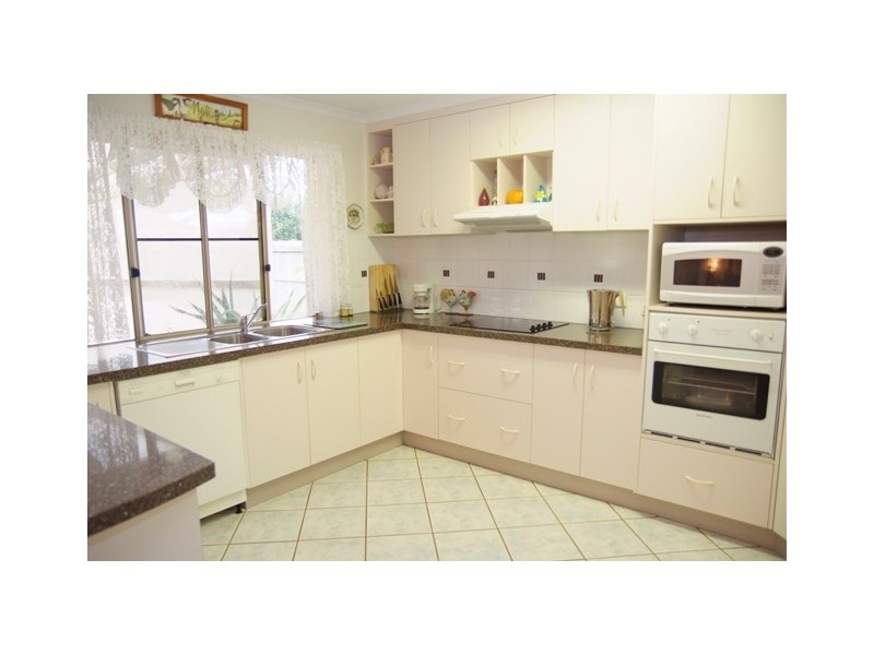 12 Caledonian Drive, Beaconsfield QLD 4740