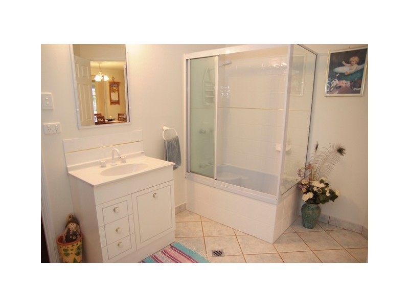 12 Caledonian Drive, Beaconsfield QLD 4740