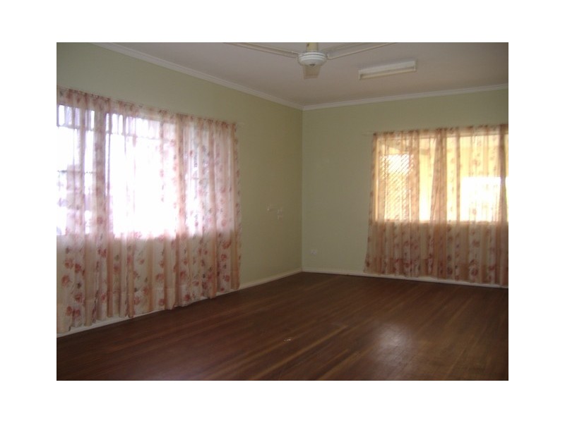 6 Barlow Street, Walkerston QLD 4751