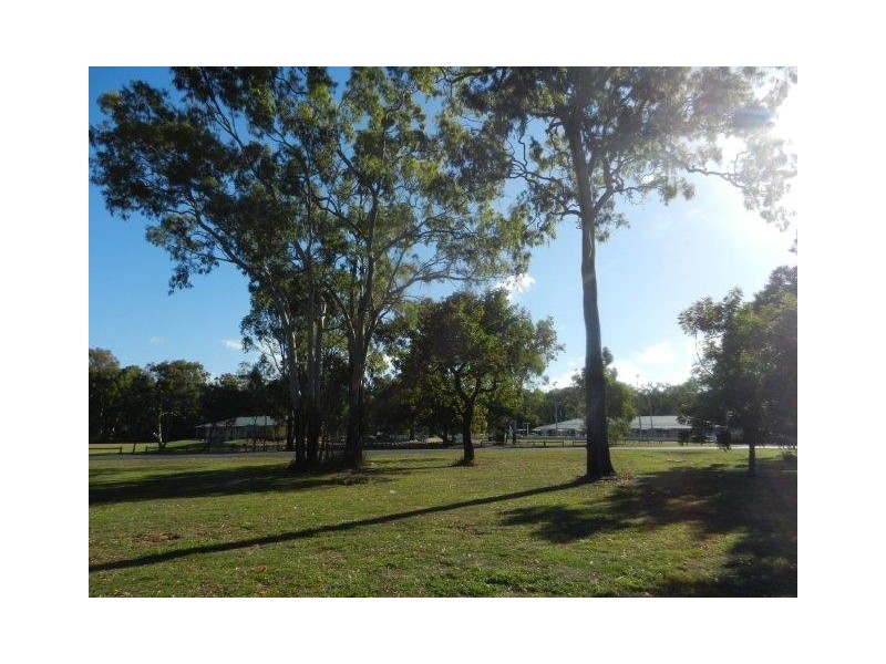 6 Walsh Ave, Seaforth QLD 4741