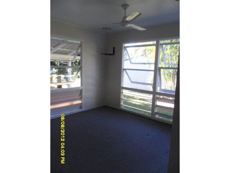 6 Walsh Ave, Seaforth QLD 4741