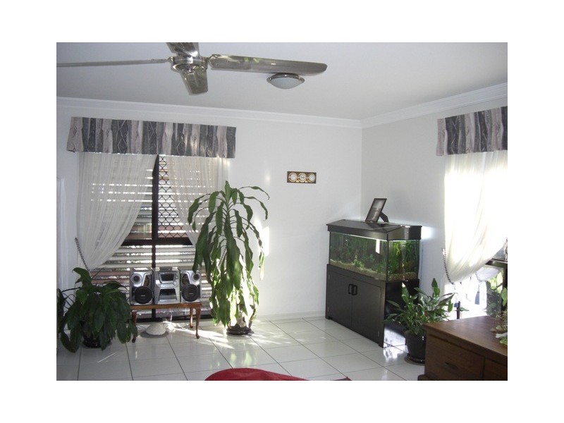 10 Vassallo Drive, Glenella QLD 4740