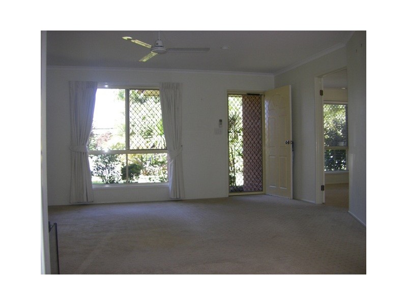 3 Davey St, Glenella QLD 4740