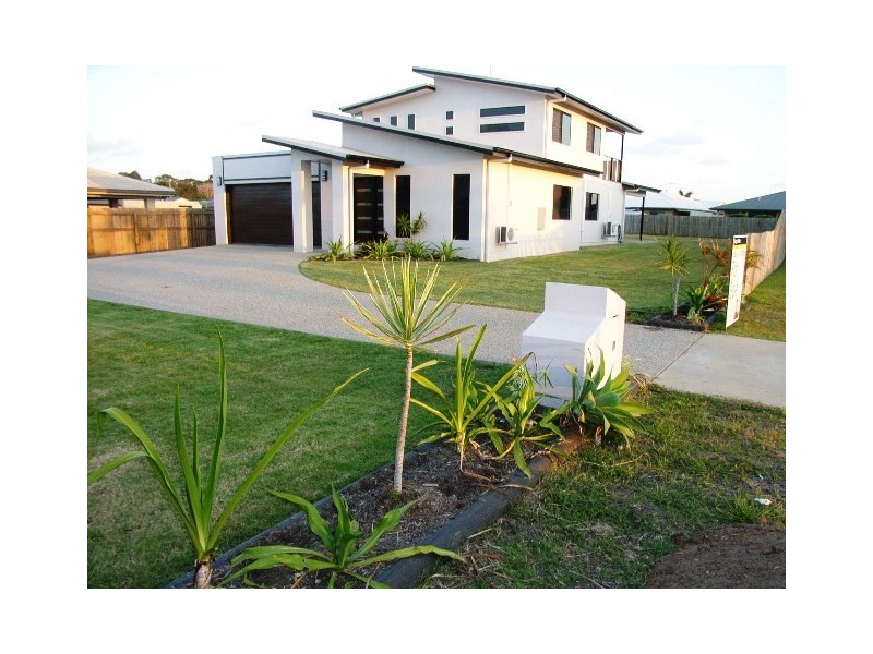 5 Woodroffe Place, Glenella QLD 4740