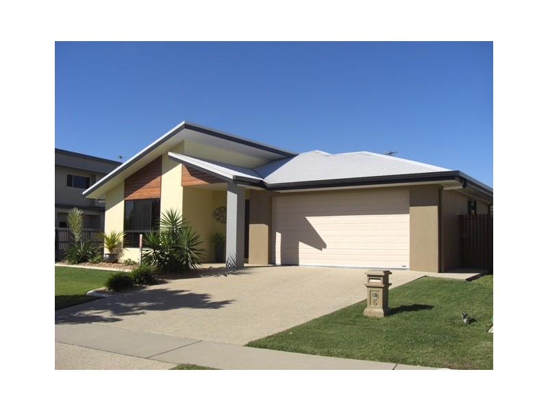 5 Madison Avenue, Glenella QLD 4740