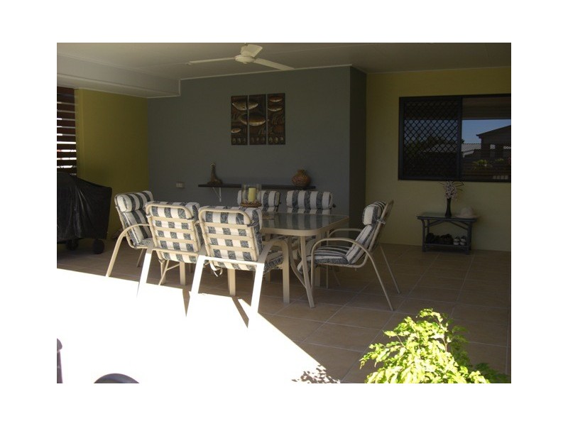 5 Madison Avenue, Glenella QLD 4740