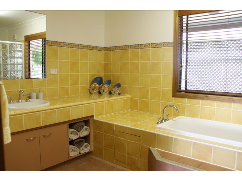 4 Aura Street, Mackay QLD 4740