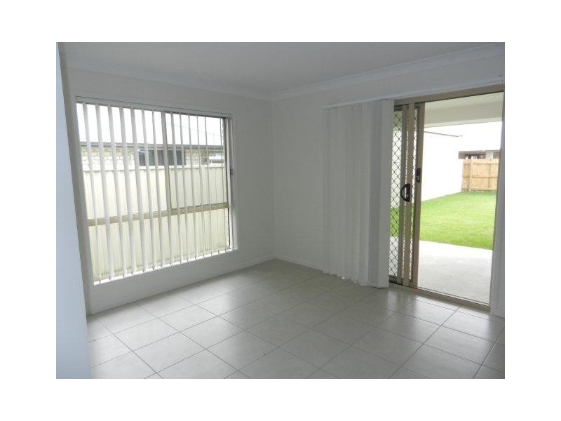 53 Newport Pde, Blacks Beach QLD 4740
