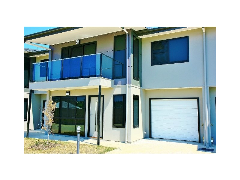 1 Coolum Court, Blacks Beach QLD 4740