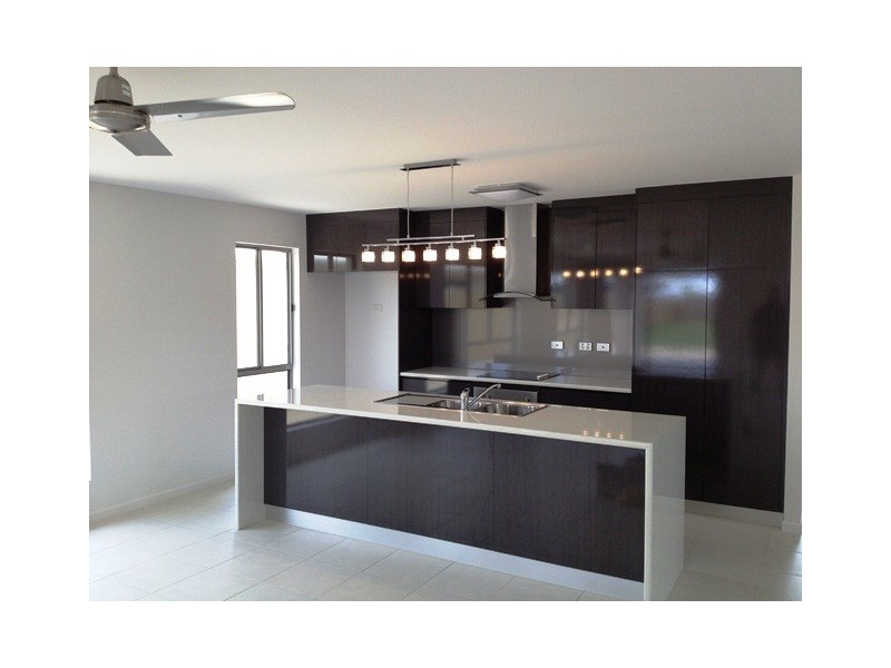 31 Churchill Avenue, Ooralea QLD 4740