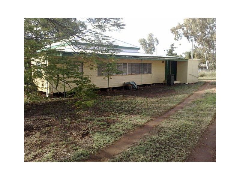 25 Mimosa Street, Clermont QLD 4721