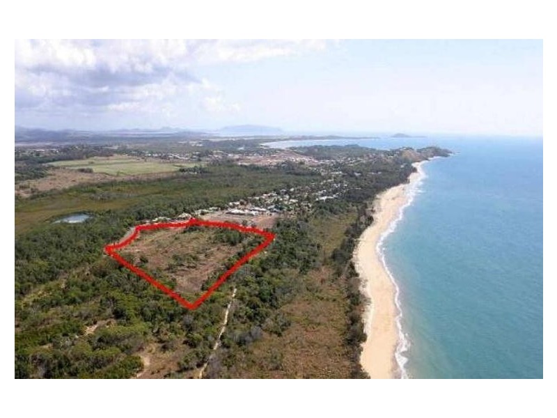 14 Friarbird Ave, Blacks Beach QLD 4740
