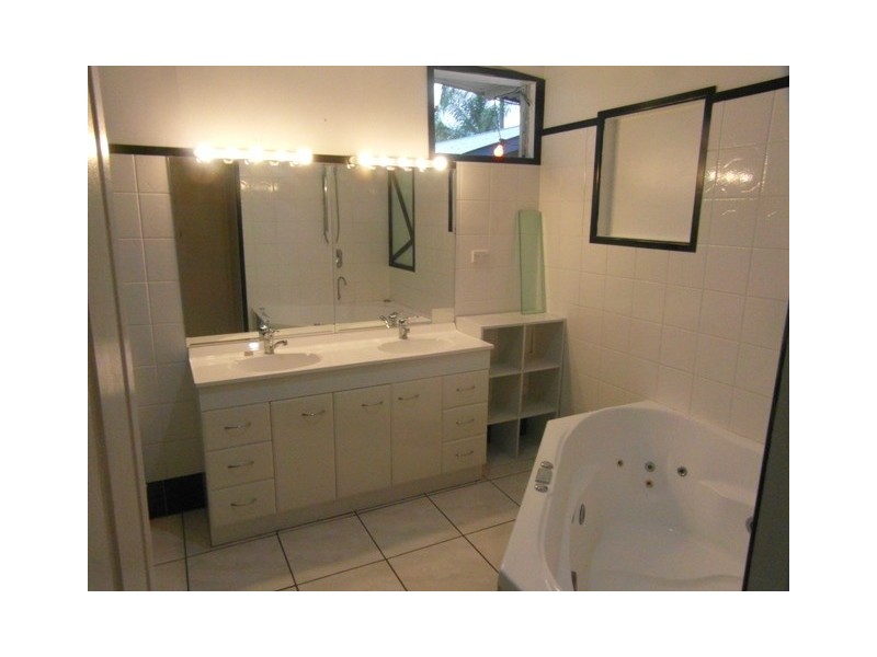 28 Downie Avenue, Bucasia QLD 4750