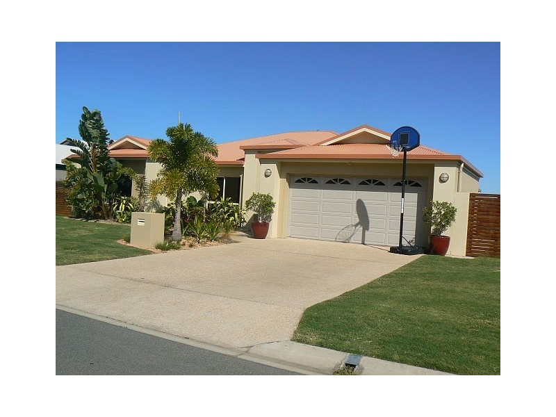 18 Portside Place, Shoal Point QLD 4750