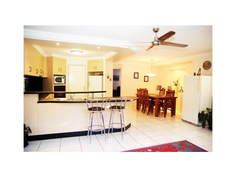 10 Vassallo Drive, Glenella QLD 4740