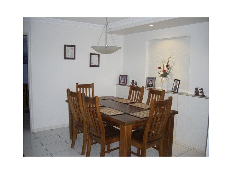 10 Vassallo Drive, Glenella QLD 4740