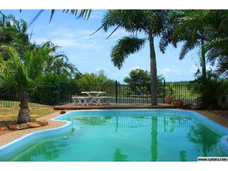 14 Woodlands Drive, Eimeo QLD 4740