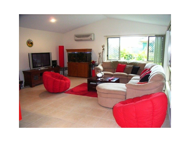 7 Hossack Court, Glenella QLD 4740