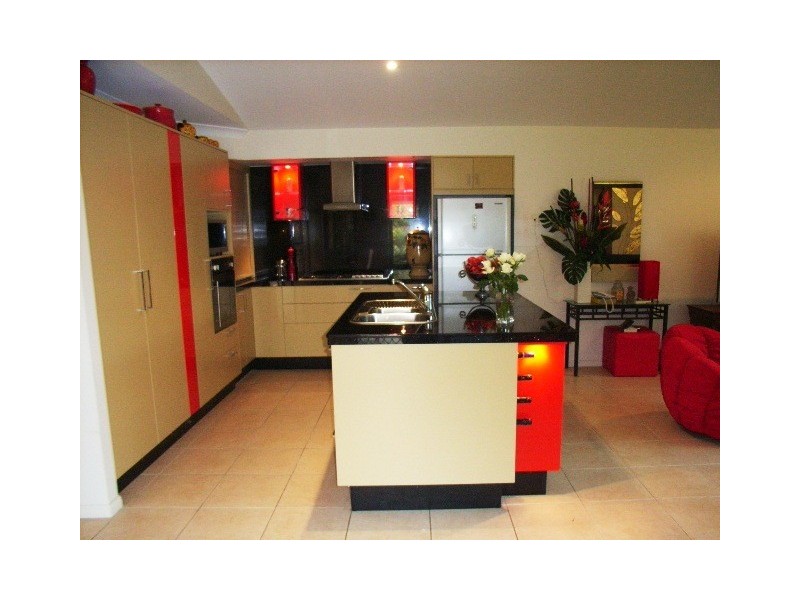 7 Hossack Court, Glenella QLD 4740