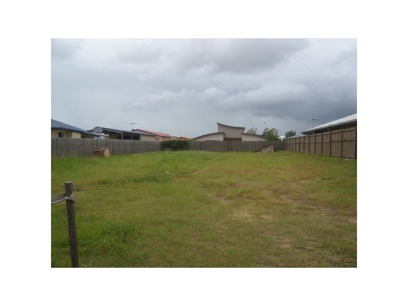 17 Gingham Street, Glenella QLD 4740