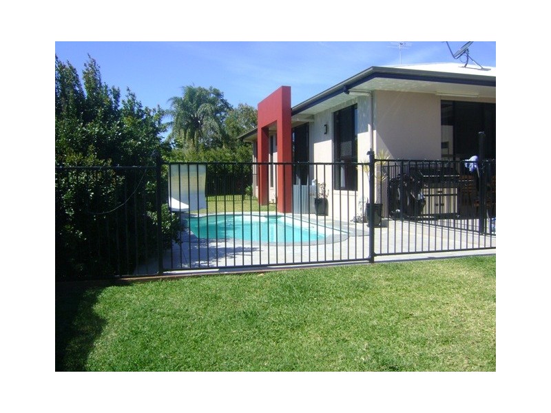 23 Murrays Road, Glenella QLD 4740