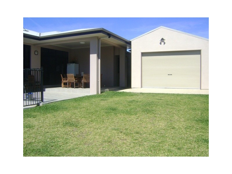 23 Murrays Road, Glenella QLD 4740