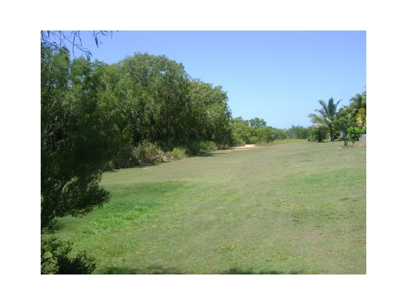 13 Leticia St, Bucasia QLD 4750